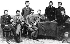 Gymnasiasten van het prestigieuze Rotterdams Erasmus College in 1893.